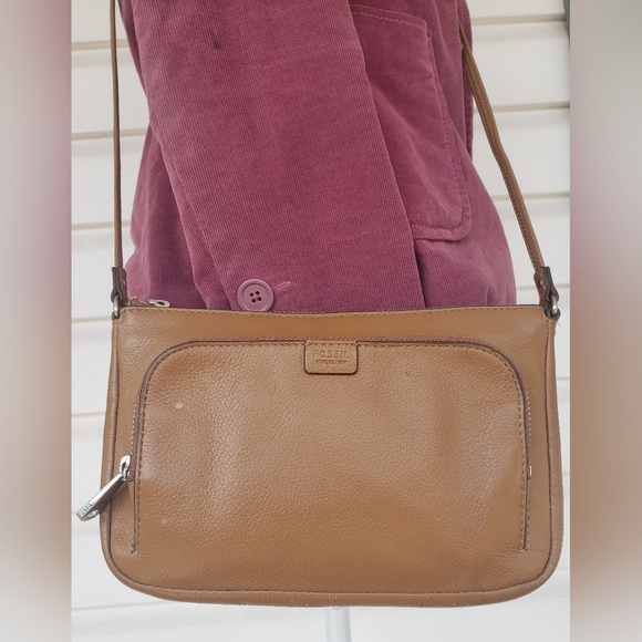 Fossil Handbags - 90's FOSSIL Tan Crossbody Cow Hide Leather Bag!!!!